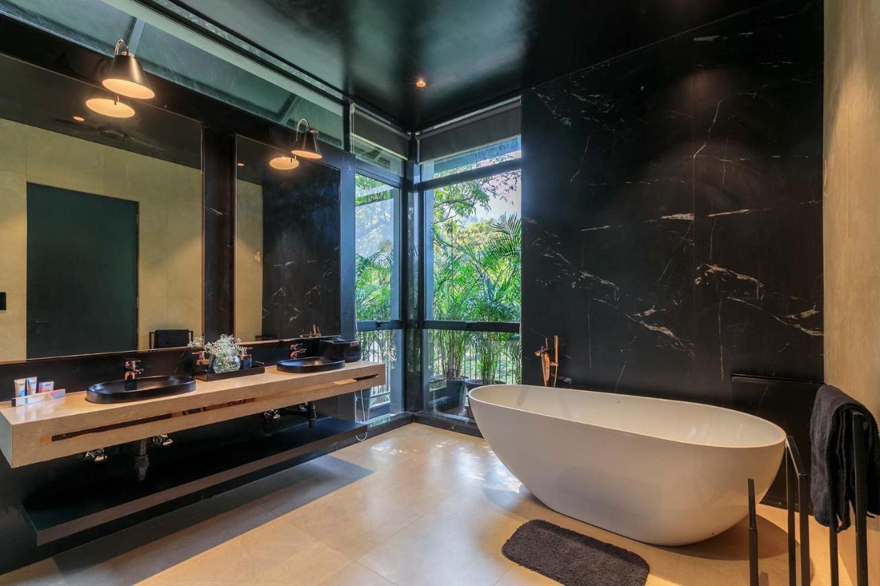 Stayvista At The Charcoal Villa Luxury Collection アリバグ エクステリア 写真