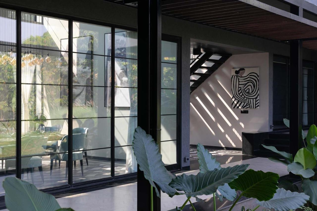 Stayvista At The Charcoal Villa Luxury Collection アリバグ エクステリア 写真
