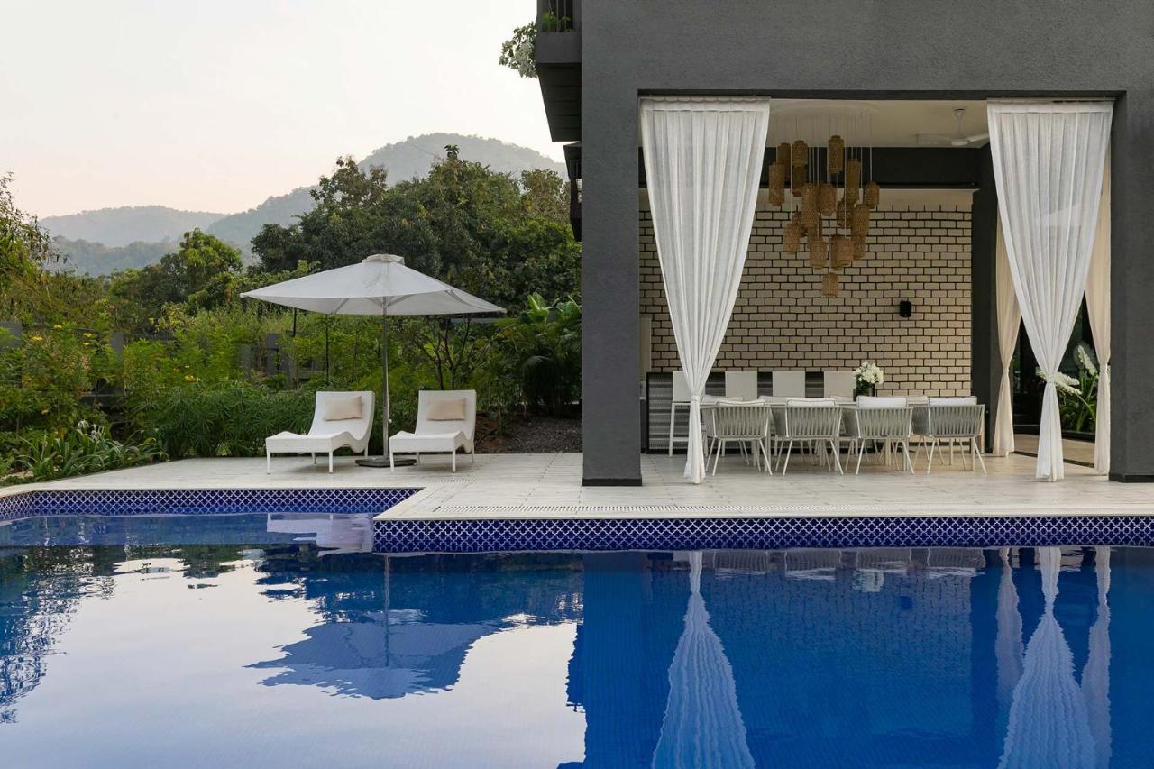Stayvista At The Charcoal Villa Luxury Collection アリバグ エクステリア 写真