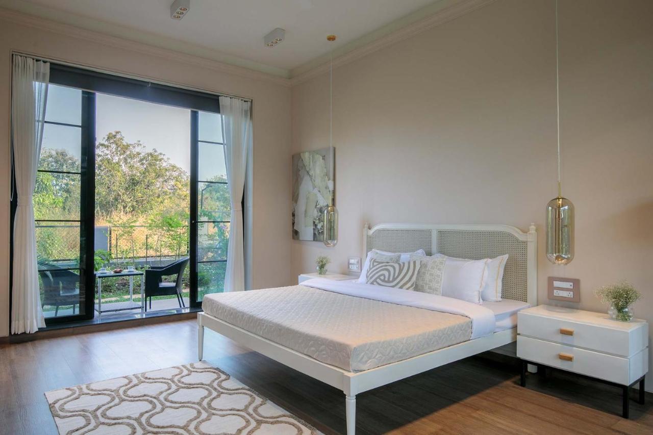 Stayvista At The Charcoal Villa Luxury Collection アリバグ エクステリア 写真